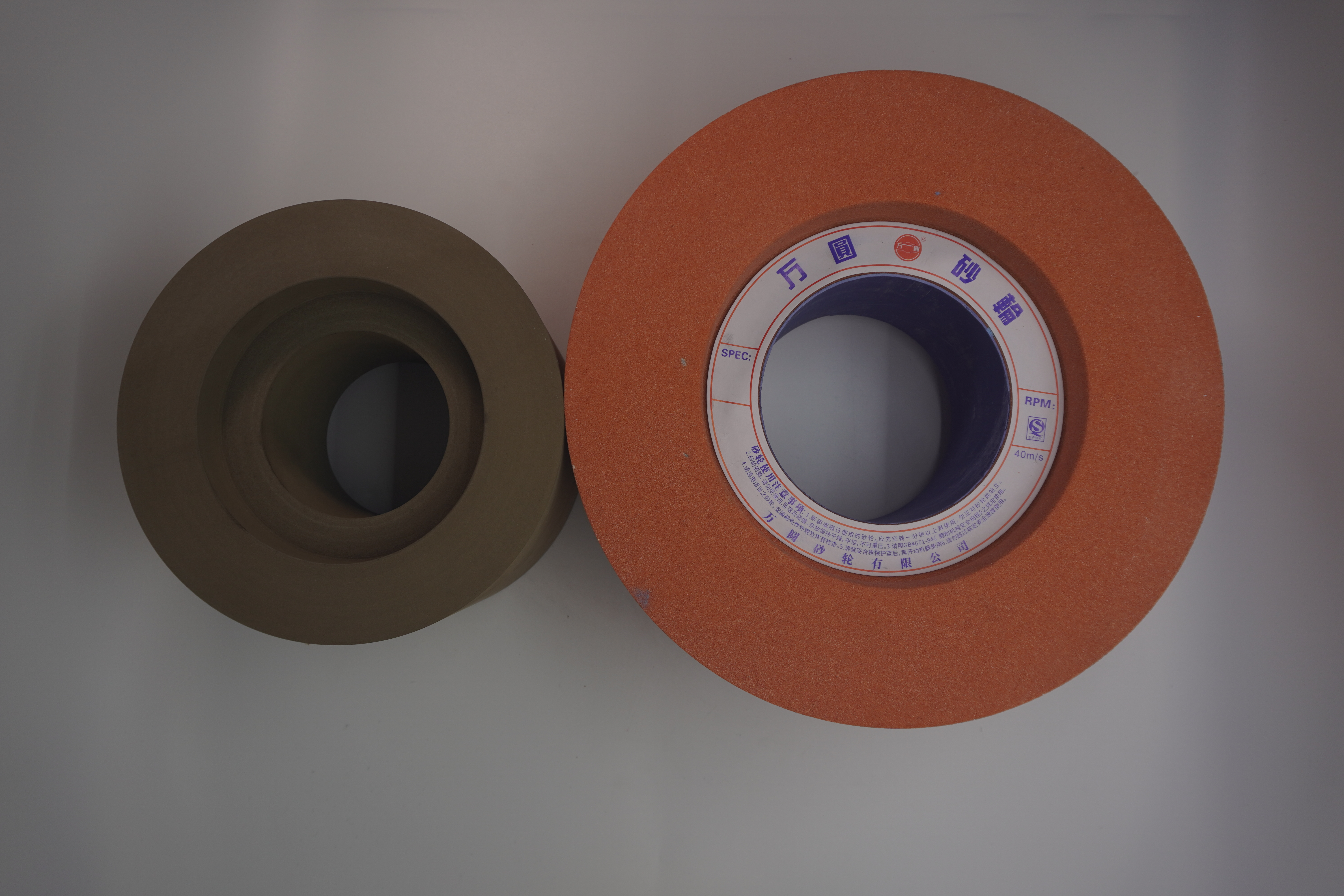 Hard-edged 1040 Machine Orange Red Coreless Grinding And Guide Wheel